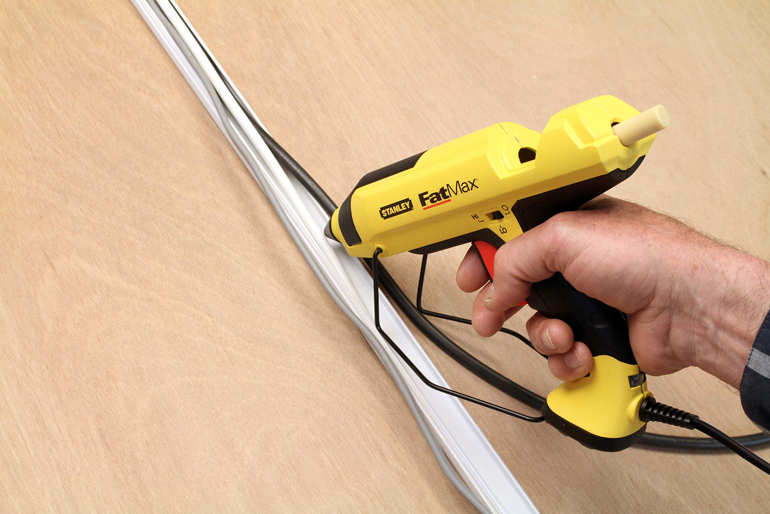 stanley-fatmax-fmht6-70418-pistola-de-cola-termofusible-100-200-w-con-calentador image 3