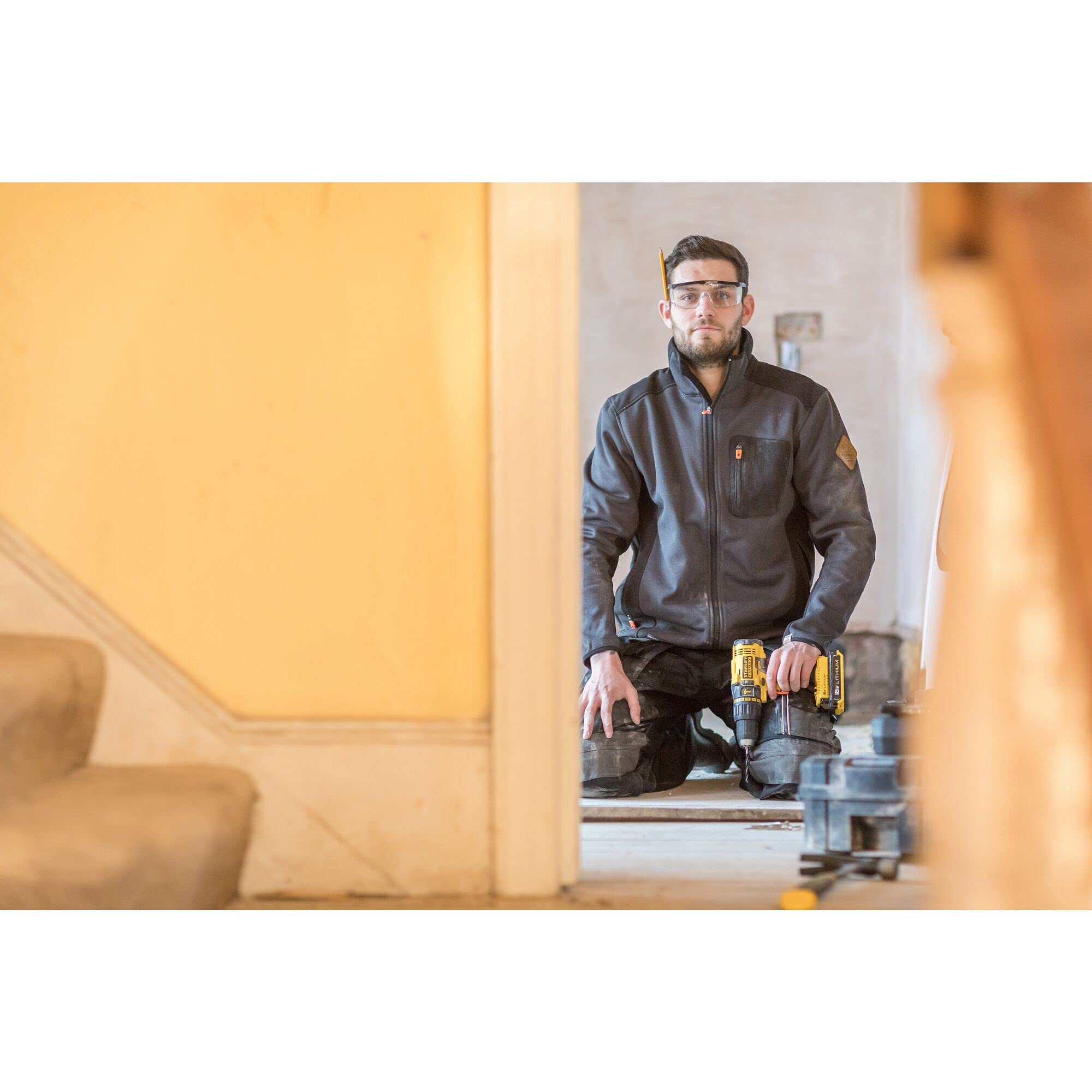 stanley-fatmax-fmck626d2sa-qw-taladro-percutor-18v-con-2-bater-as-2ah-y-set-de-5 image 8