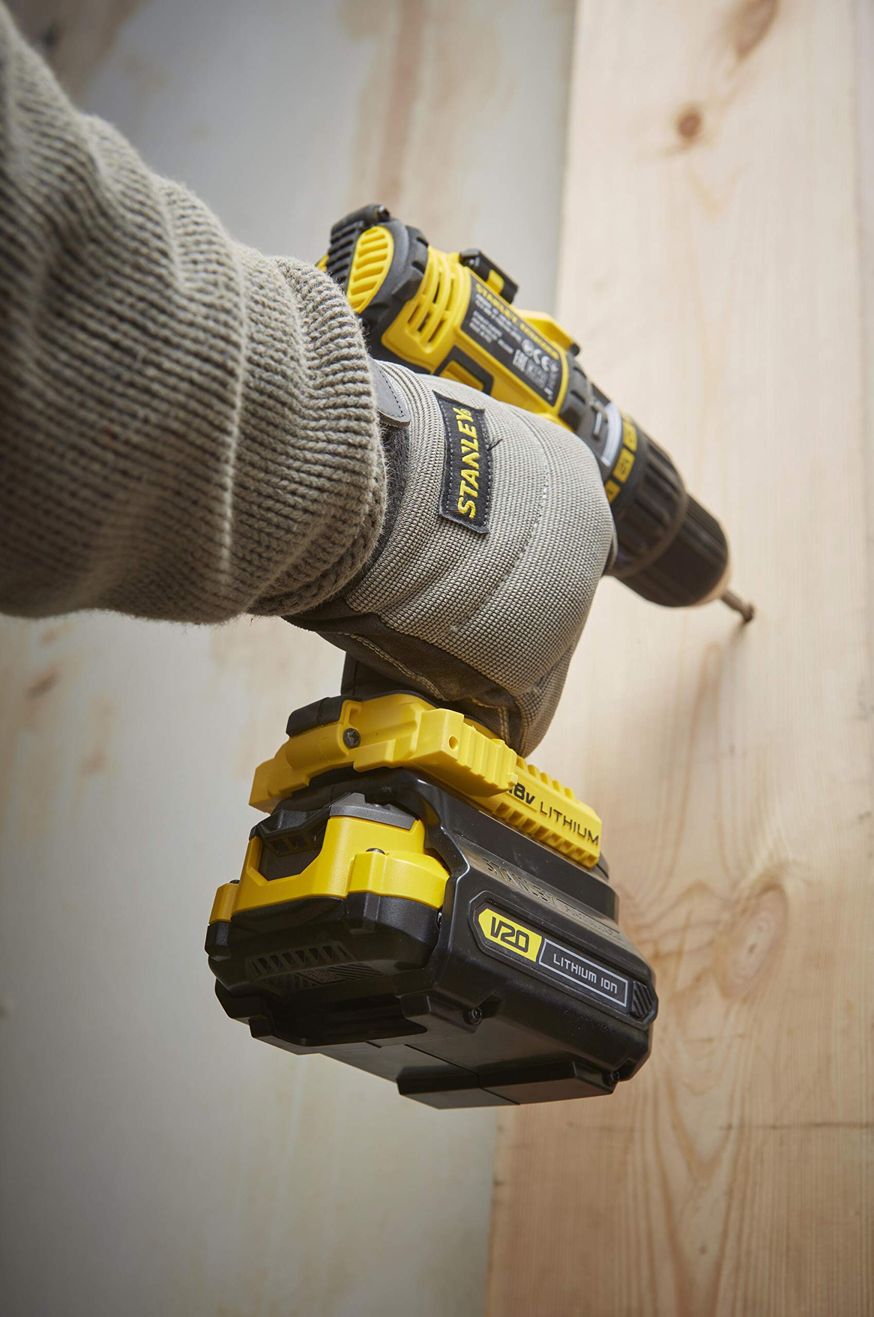 stanley-fatmax-sfmcb100-adaptador-v20-lithium-ion-18-v-para-herramientas-antigua image 6