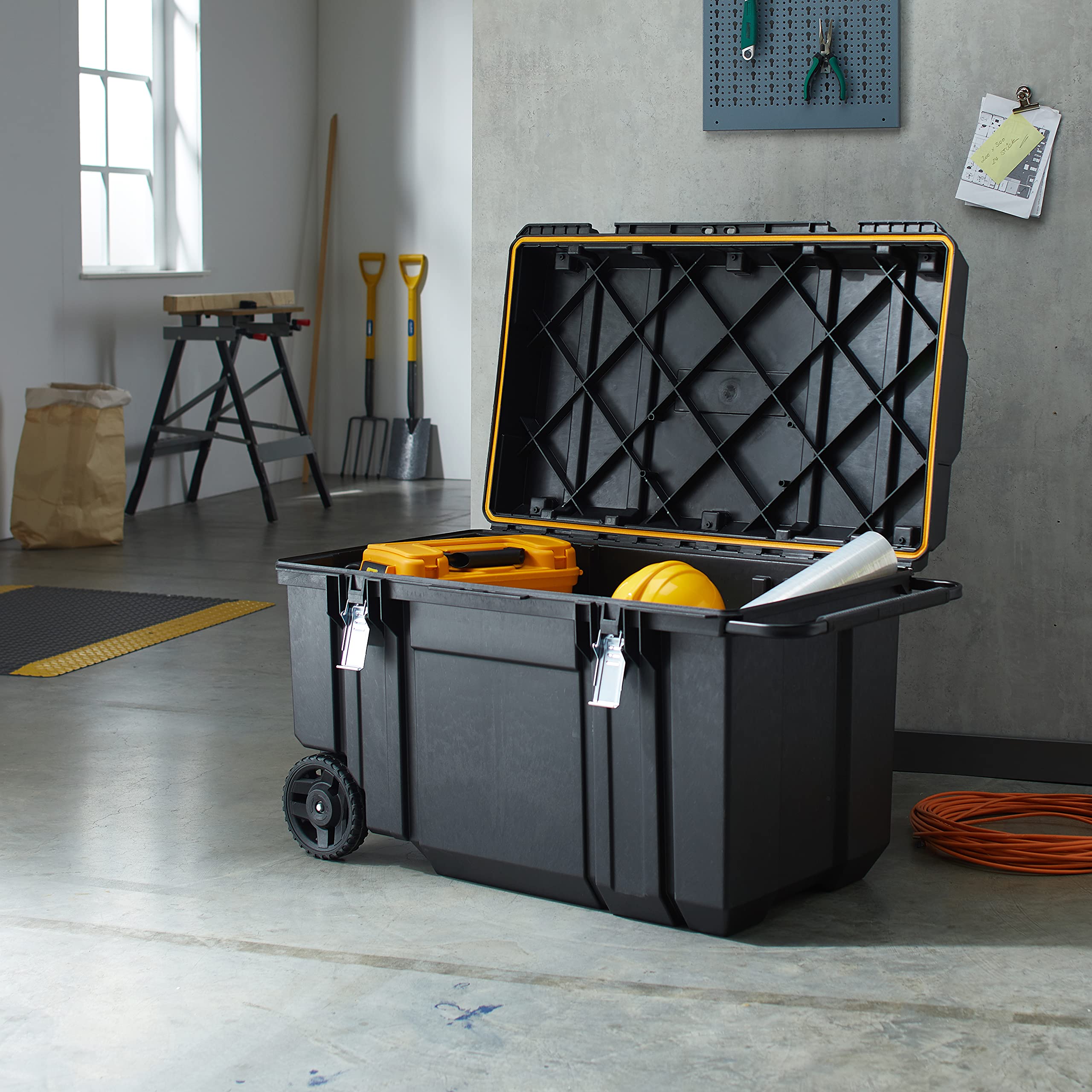 stanley-fatmax-fmst1-75531-arc-n-transporte-240l-70kg-ip65-con-ruedas image 2