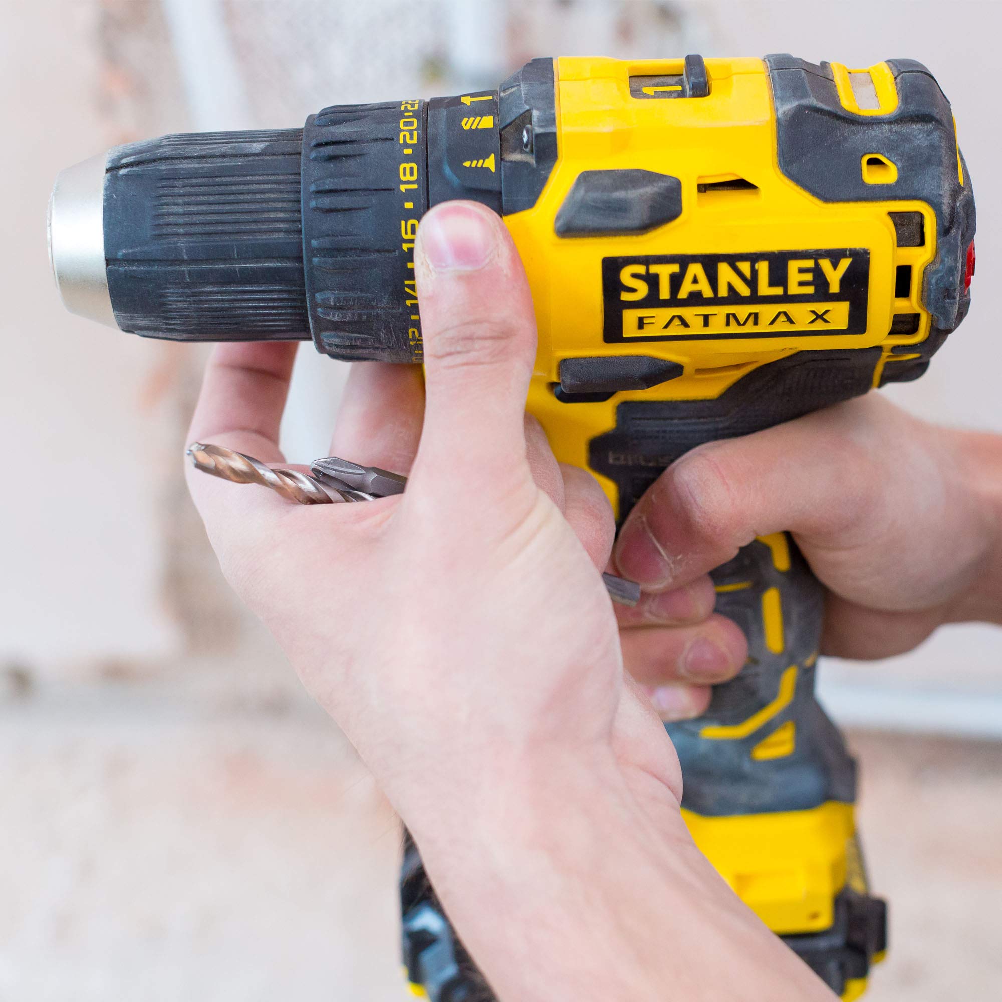 stanley-fatmax-fmck627d2h3-qw-taladro-percutor-brushless-18v-30-600-ipm-con-2-ba image 5