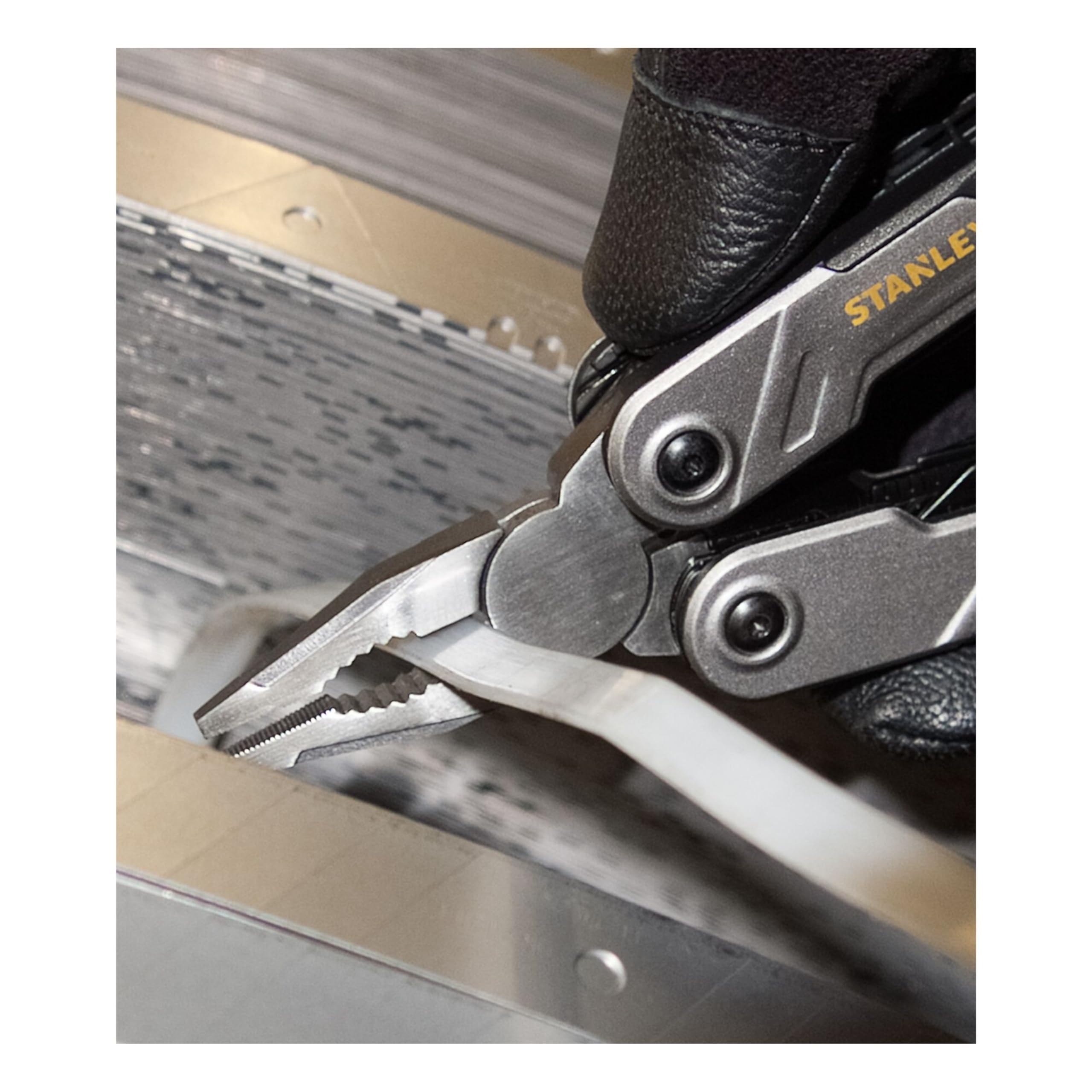 stanley-fatmax-fmht0-72414-multiherramienta-16-en-1-con-alicate image 7