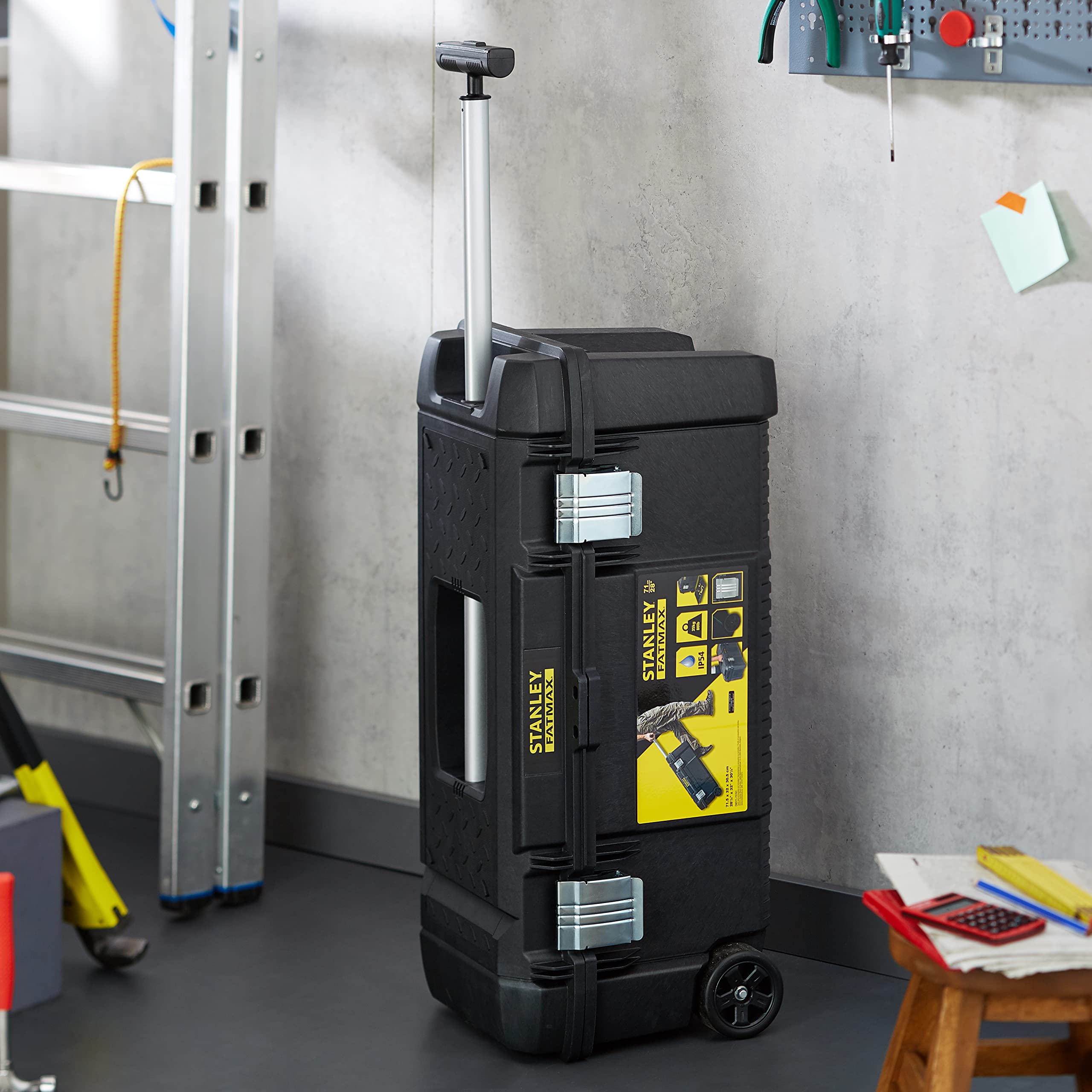 stanley-fatmax-fmst1-75761-caja-de-herramientas-71-cm-con-ruedas image 2