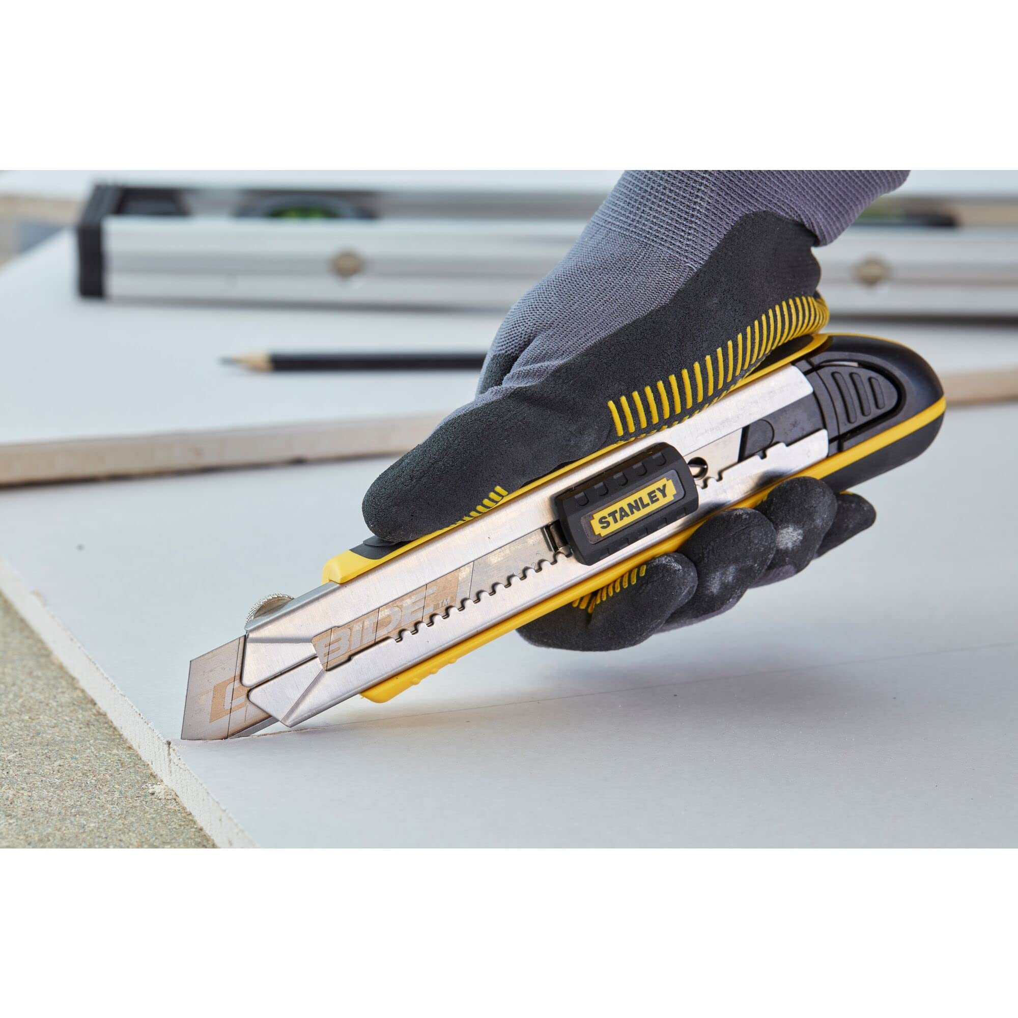 stanley-fatmax-c-ter-18mm-acero-inoxidable-6-cuchillas-incluidas-modelo-1-10-481 image 2