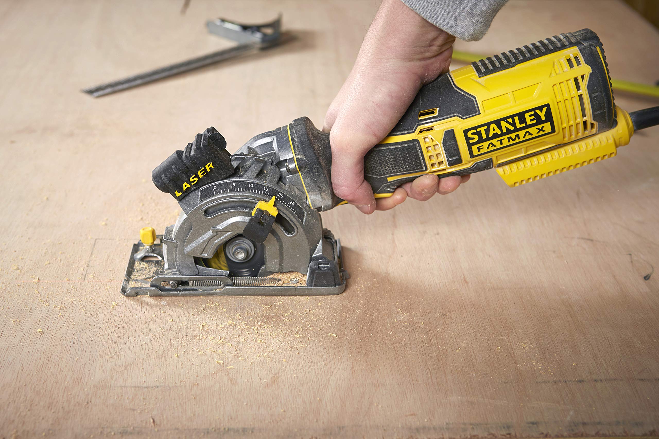 stanley-fatmax-fme380k-qs-sierra-circular-de-mano-650-w-con-disco-de-89-mm-3-dis image 5