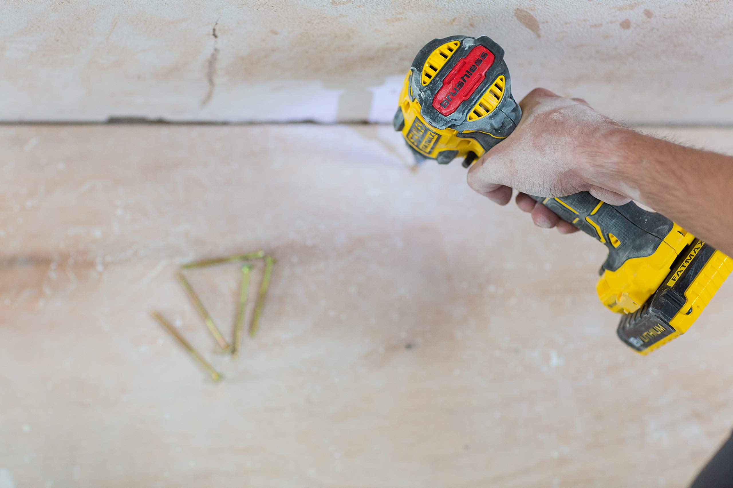 stanley-fatmax-fmc647d2t-qw-atornillador-de-impacto-brushless-18v-180-nm-2-bater image 5