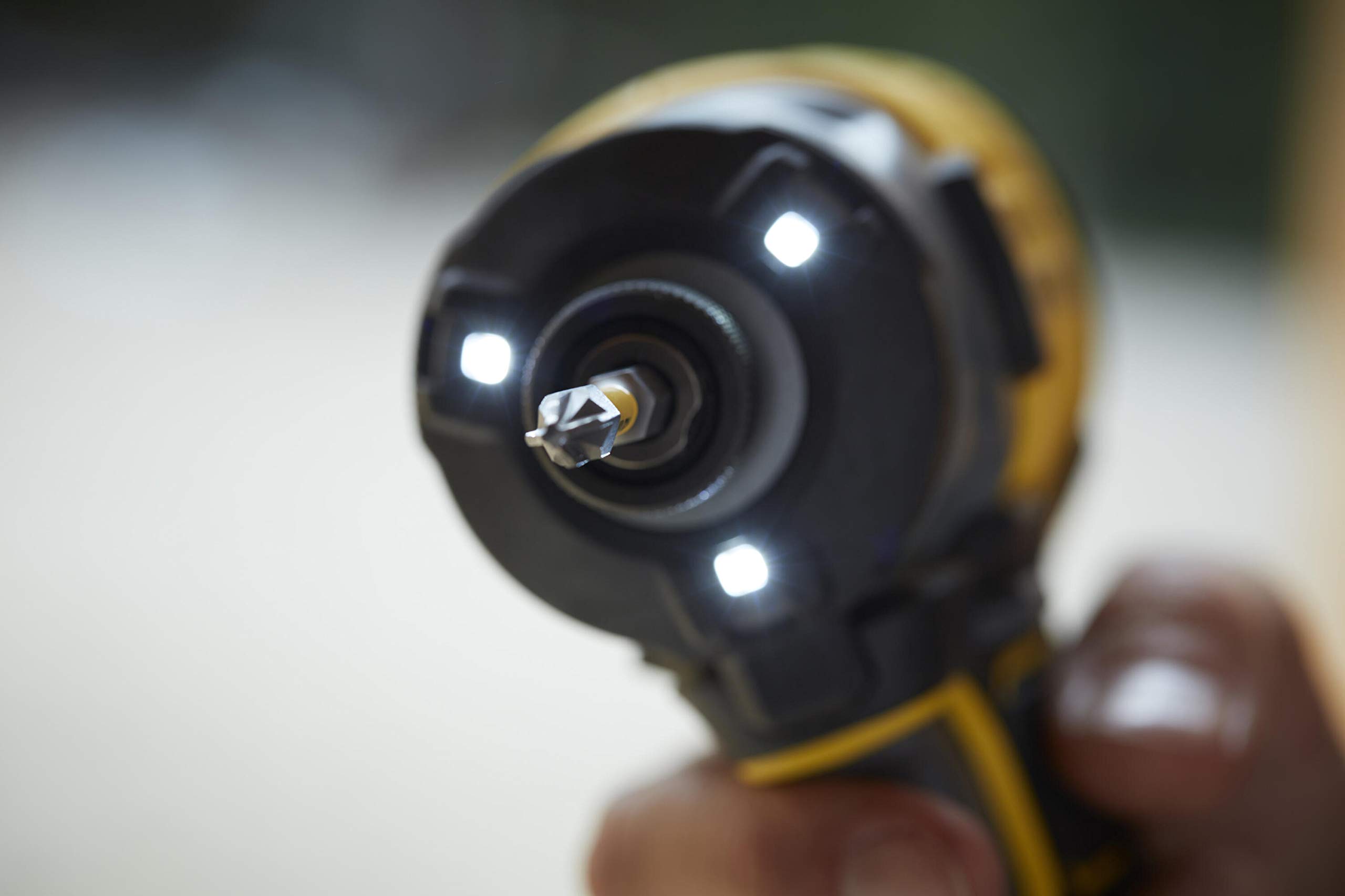 stanley-fatmax-sfmcf820d2k-qw-atornillador-de-impacto-v20-18v-brushless image 7
