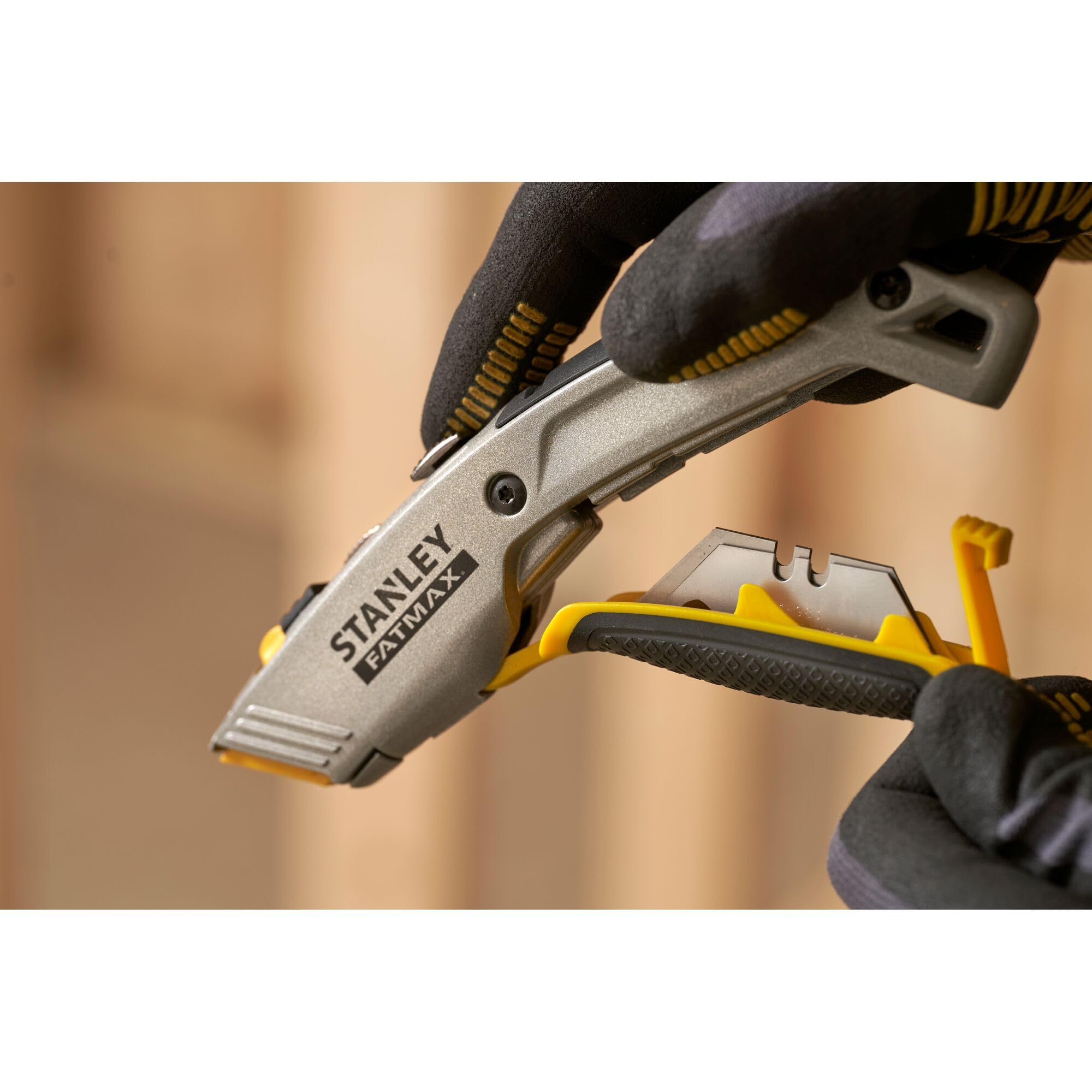 stanley-fatmax-pro-c-ter-retr-ctil-doble-hoja-con-bloqueo-0-10-789 image 6