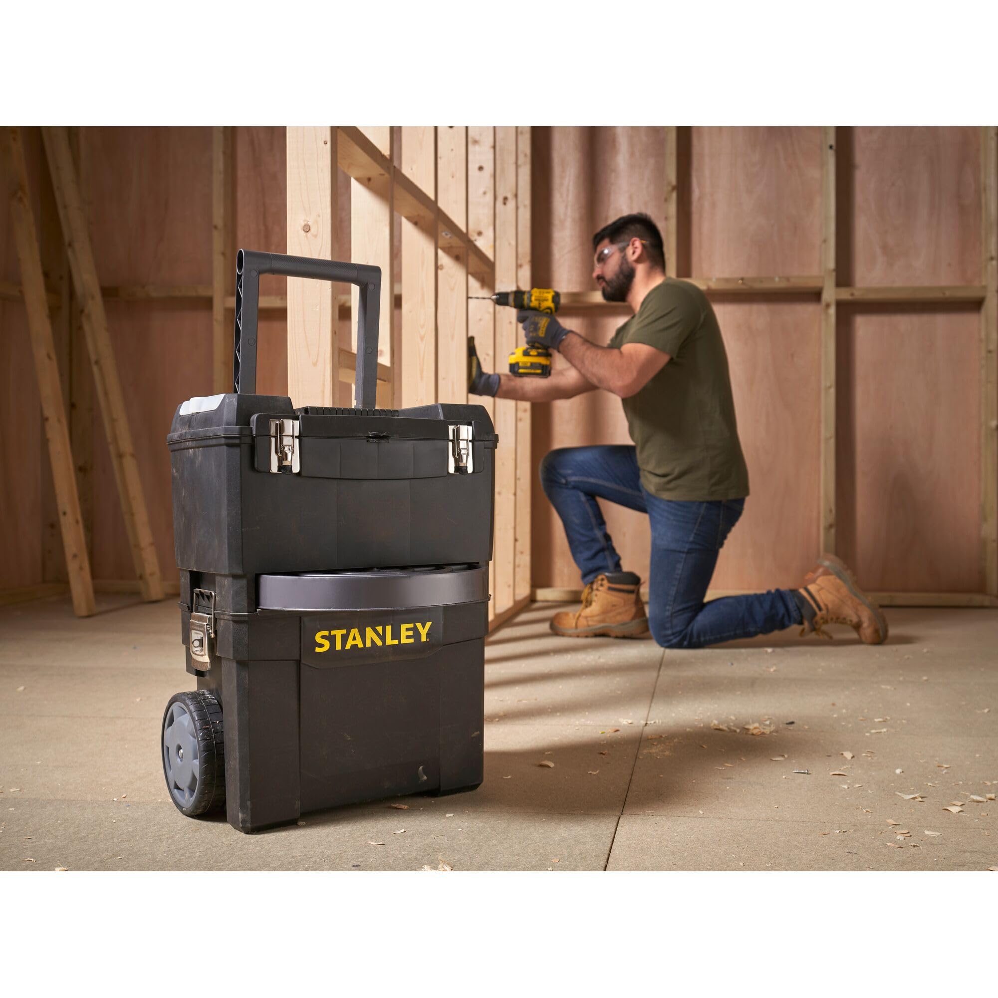 stanley-centro-de-trabajo-m-vil-1-93-968-con-caja-desmontable-y-carrusel-girator image 2