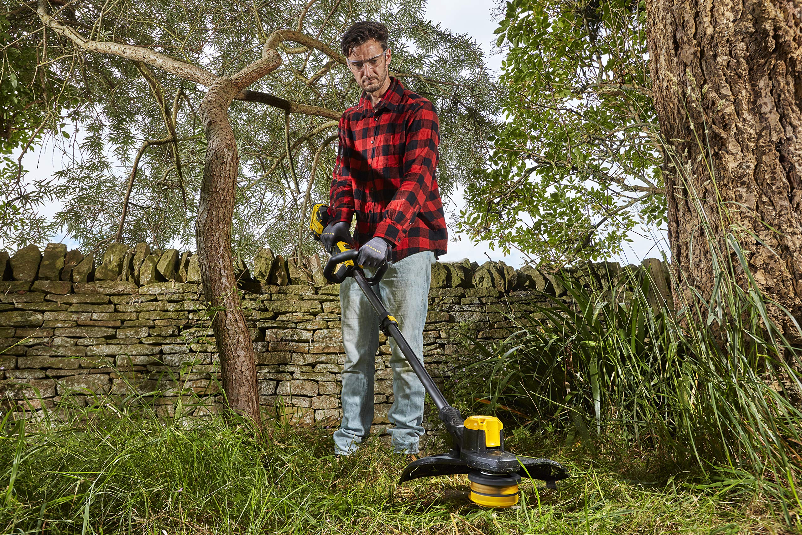 stanley-v20-sfmcstb933m-qw-cortabordes-sin-escobillas-18v-con-bater-a-4ah-y-carg image 3