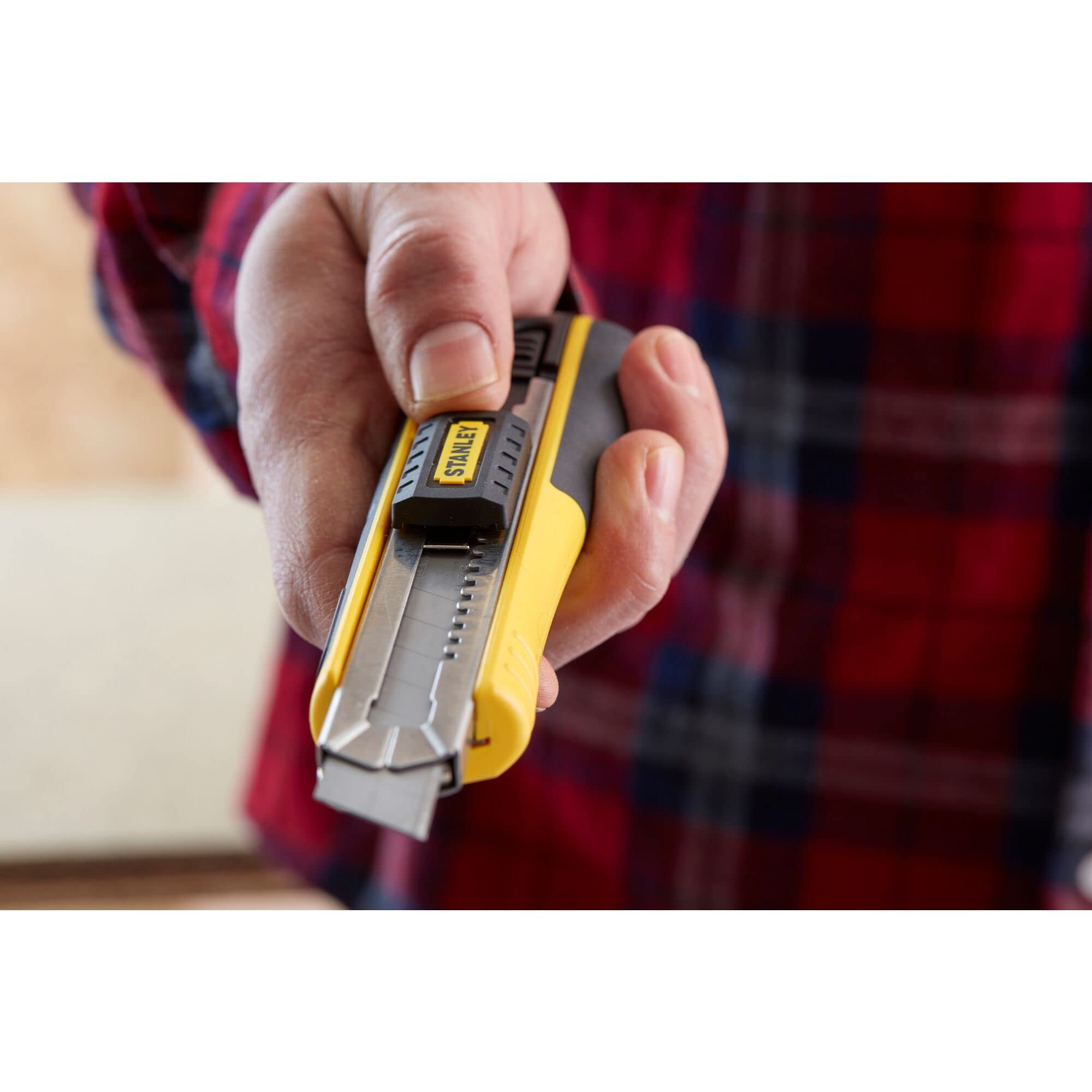 stanley-fatmax-c-ter-18mm-acero-inoxidable-6-cuchillas-incluidas-modelo-1-10-481 image 5