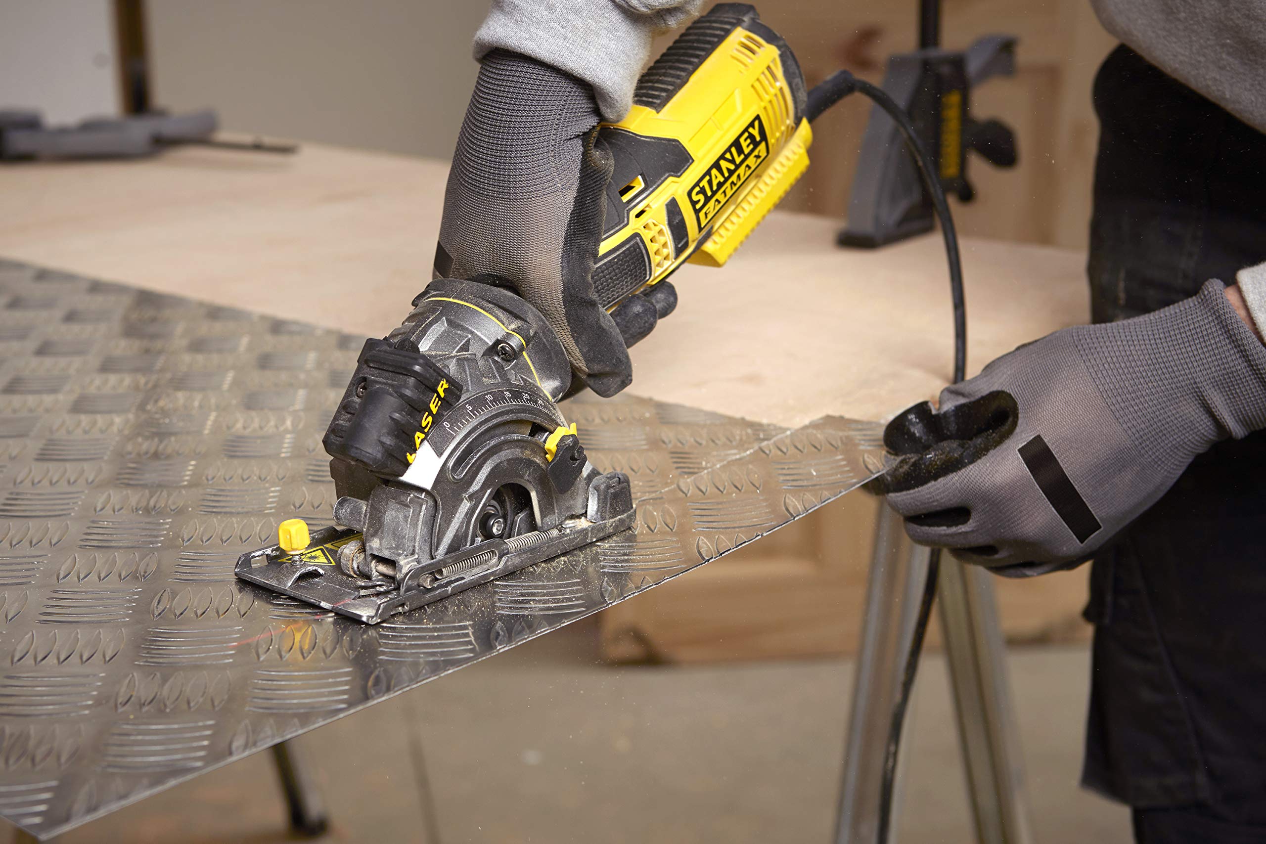 stanley-fatmax-fme380k-qs-sierra-circular-de-mano-650-w-con-disco-de-89-mm-3-dis image 7