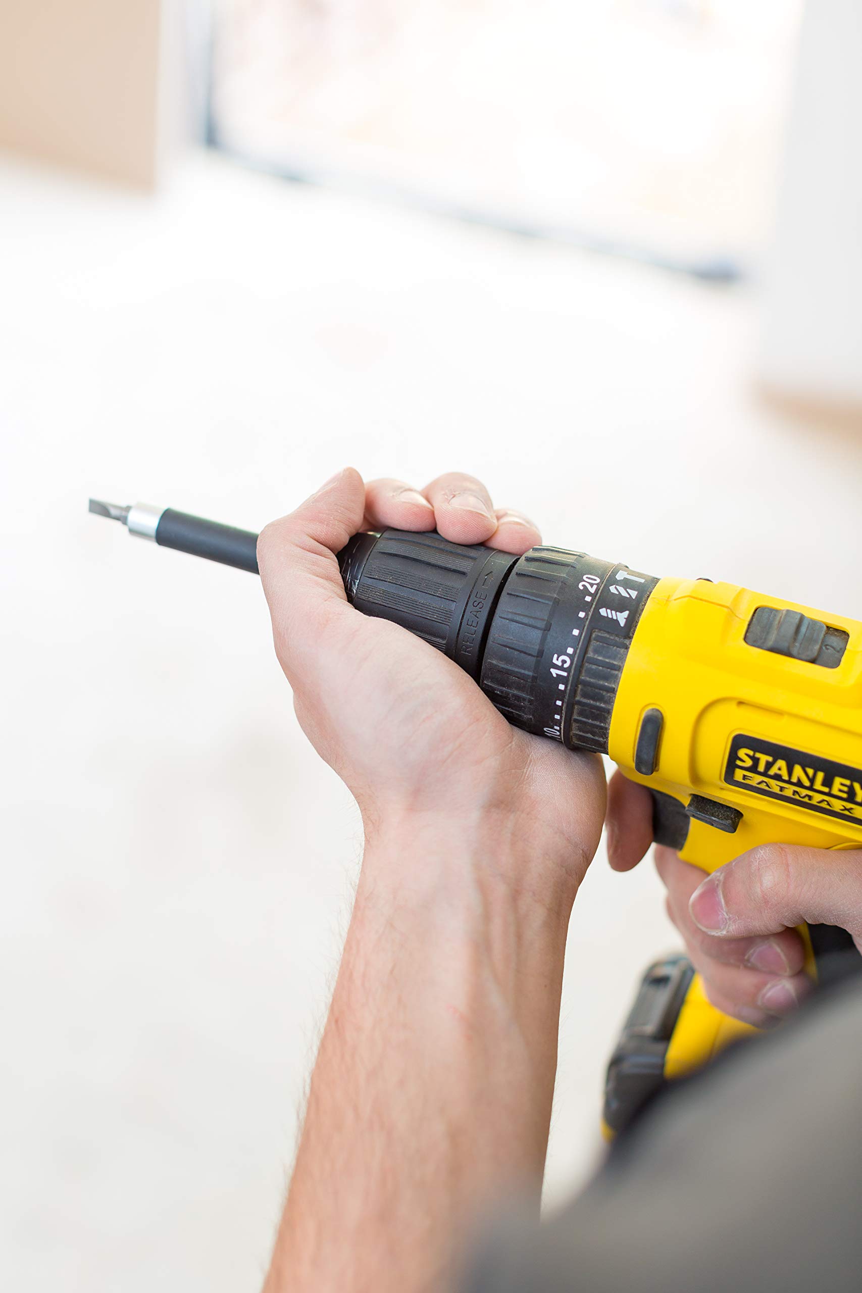 stanley-fatmax-fmc021s2-qw-taladro-percutor-10-8v-con-2-bater-as-y-malet-n image 6