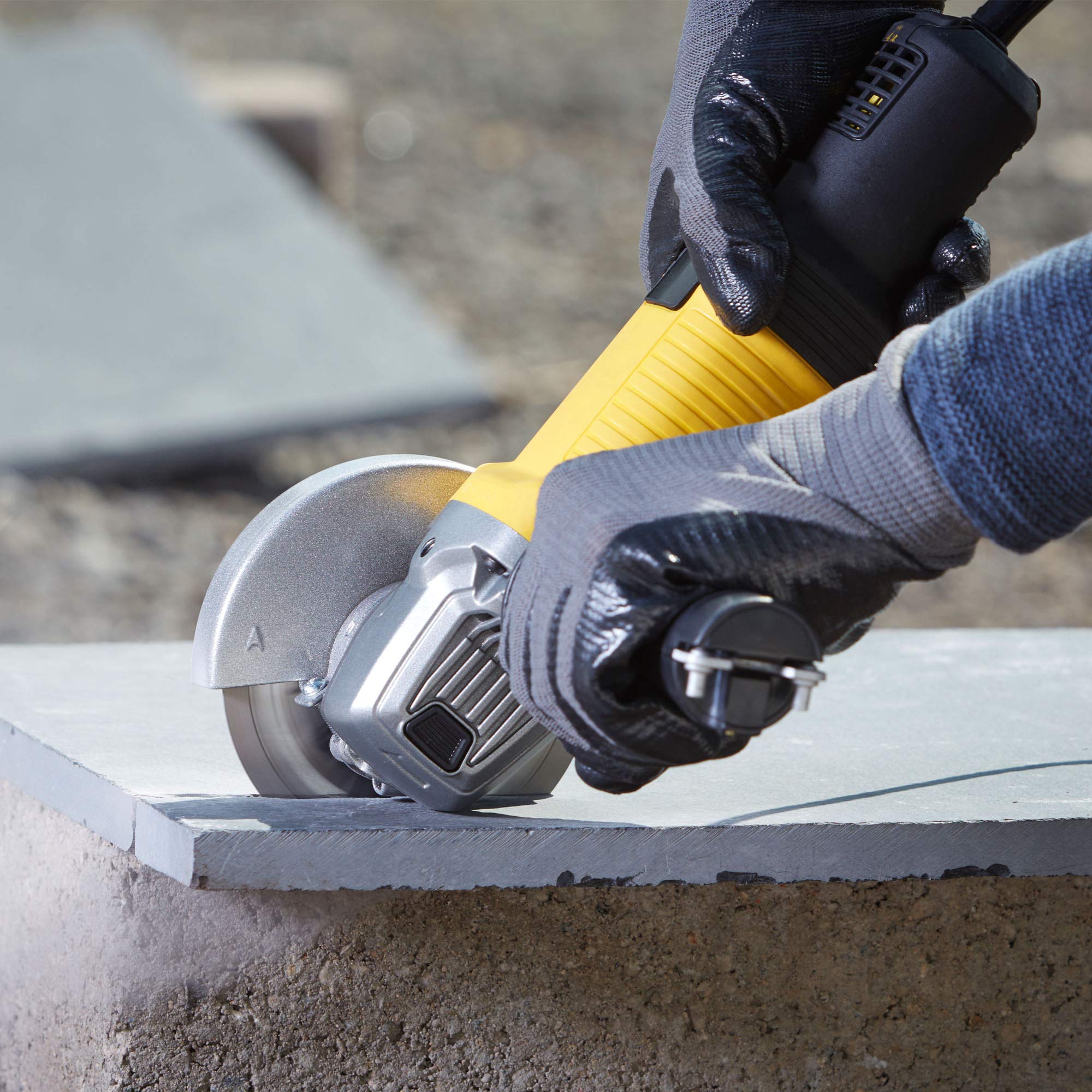 stanley-fatmax-fmeg220k-qs-amoladora-125mm-850w-con-malet-n image 3