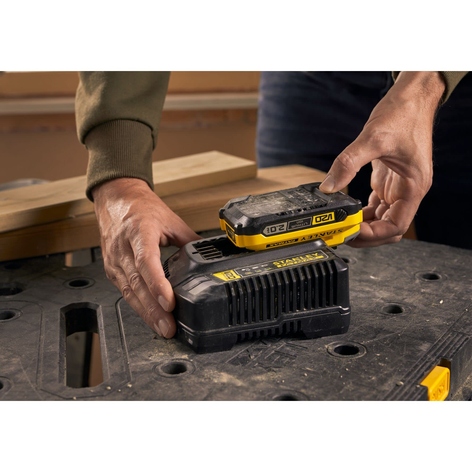 stanley-fatmax-sfmcb12d2-qw-pack-2-bater-as-v20-18v-2ah-cargador-r-pido image 4