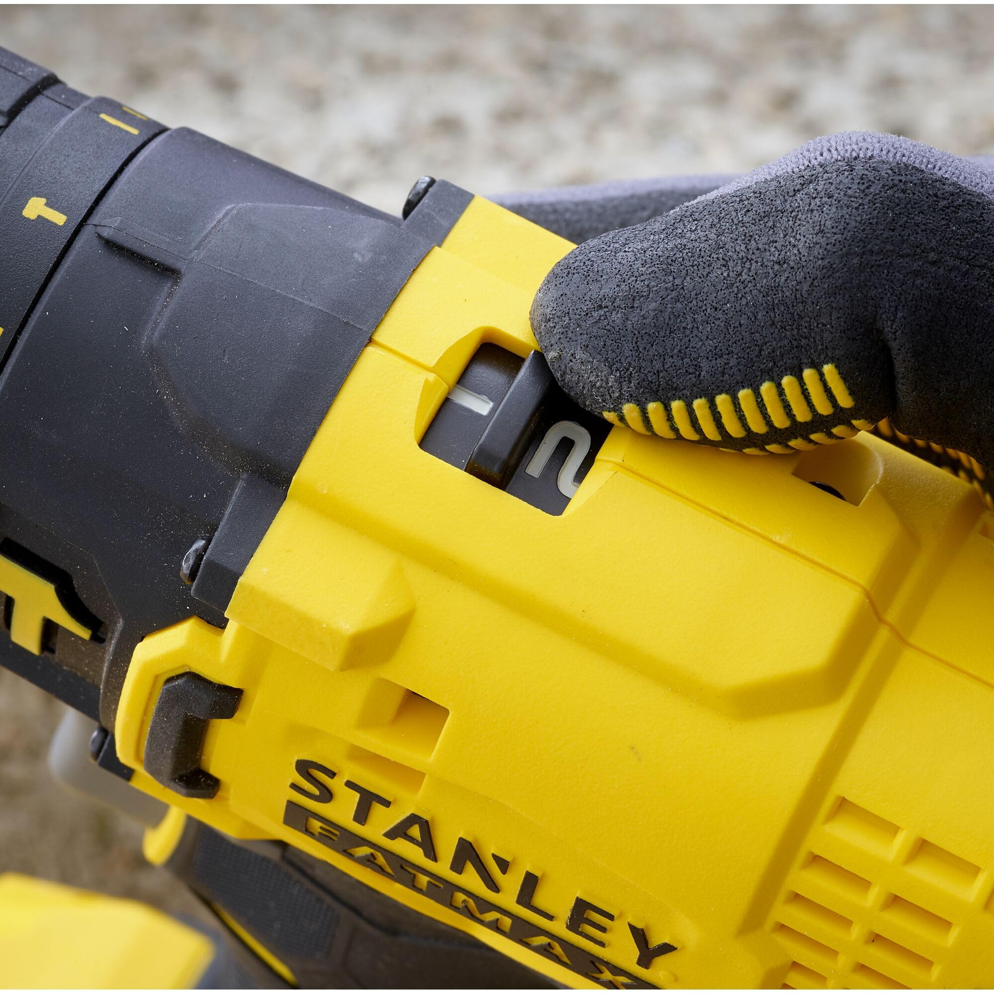 stanley-v20-atornillador-percutor-sfmcd711d2k-18v-2-bater-as-2-ah-sin-escobillas image 4