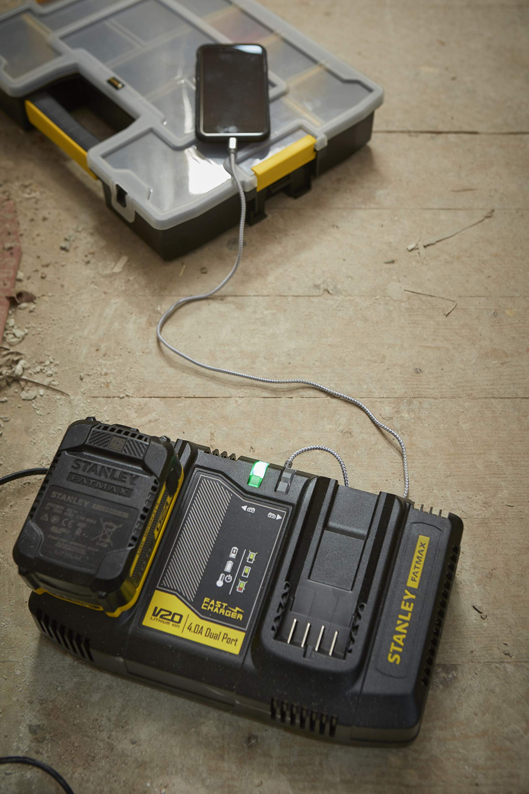 stanley-fatmax-sfmcb24-qw-cargador-doble-v20-li-ion-18v-2-x-4a image 5