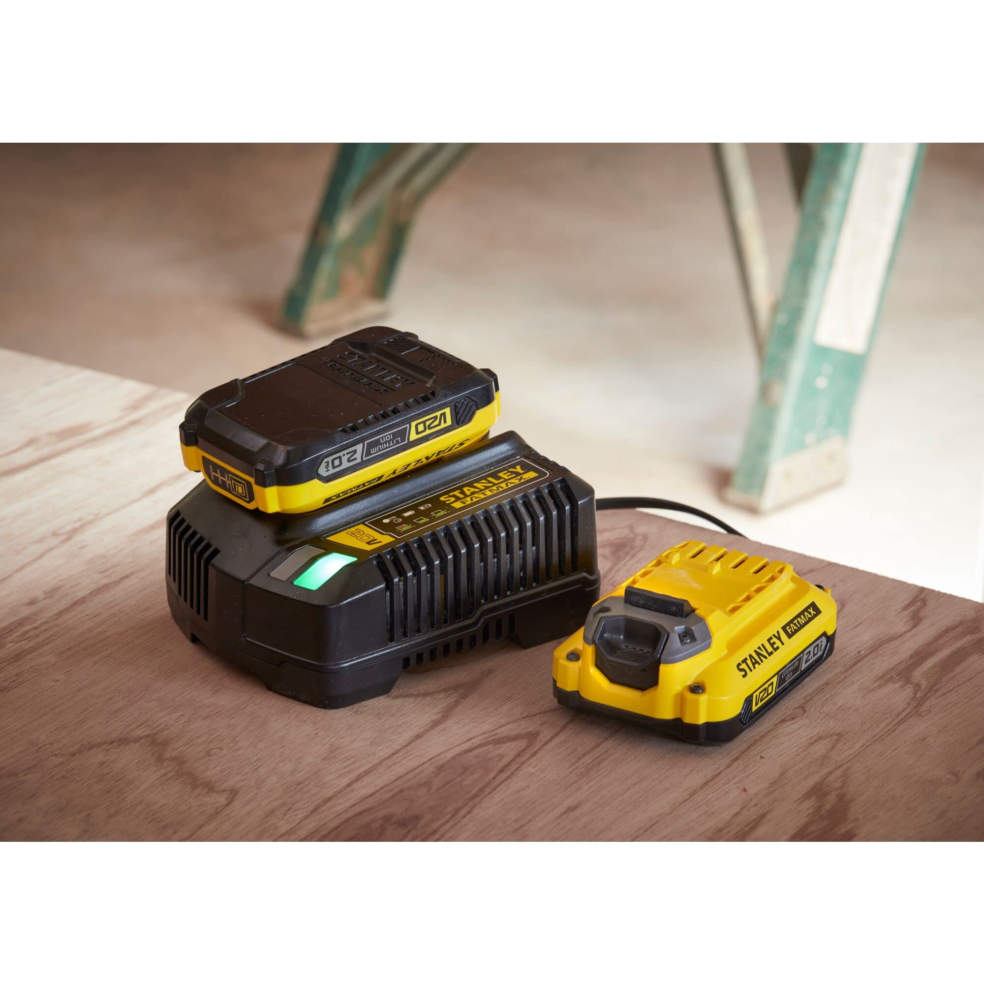 stanley-fatmax-sfmcb12d2-qw-pack-2-bater-as-v20-18v-2ah-cargador-r-pido image 2