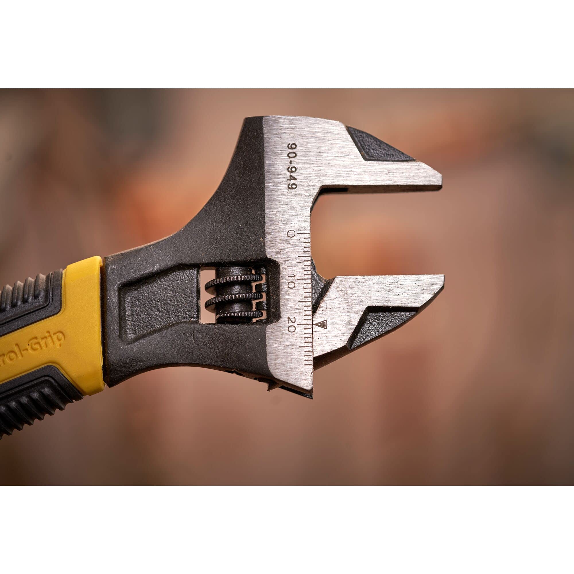 stanley-0-90-947-llave-ajustable-bimaterial-6-pulgadas-mordazas-paralelas image 7