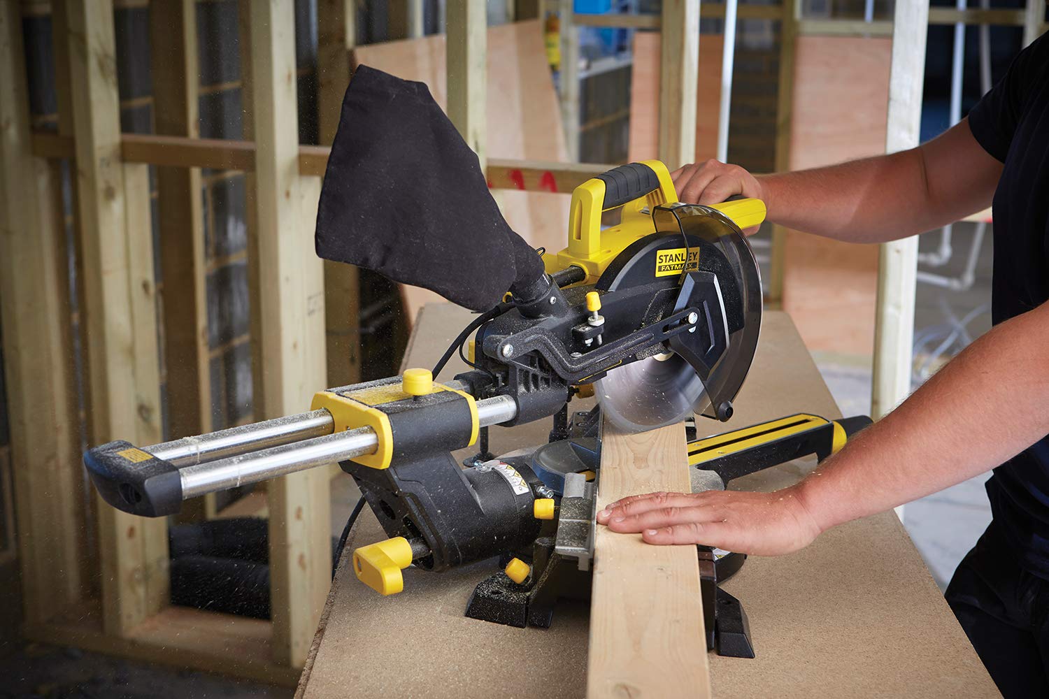 stanley-fatmax-fme721-qs-ingletadora-telesc-pica-1500-w-disco-216-mm-bisel-45-co image 6