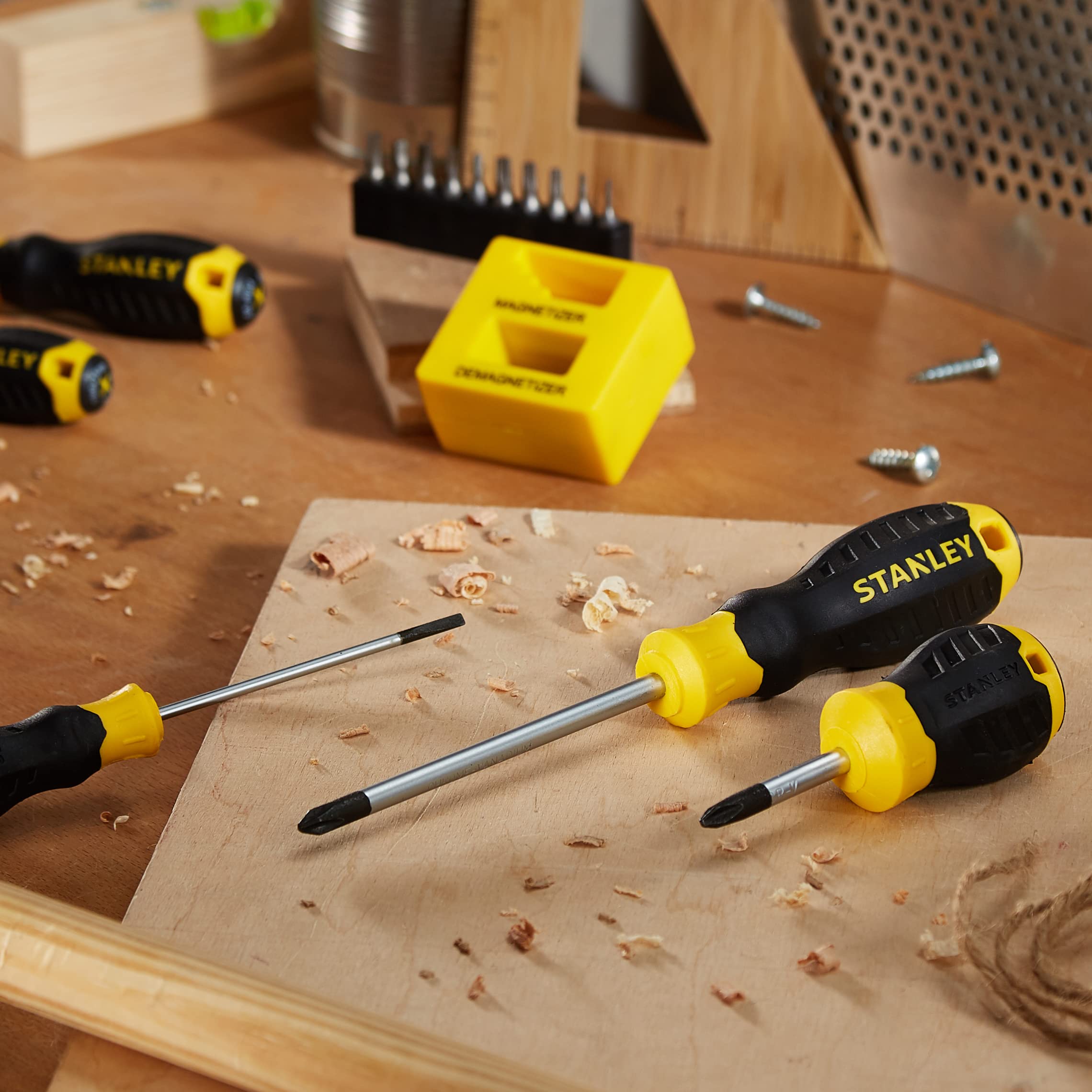 stanley-stht0-62113-juego-de-42-destornilladores-con-bolsa-de-nylon-portapuntas- image 6