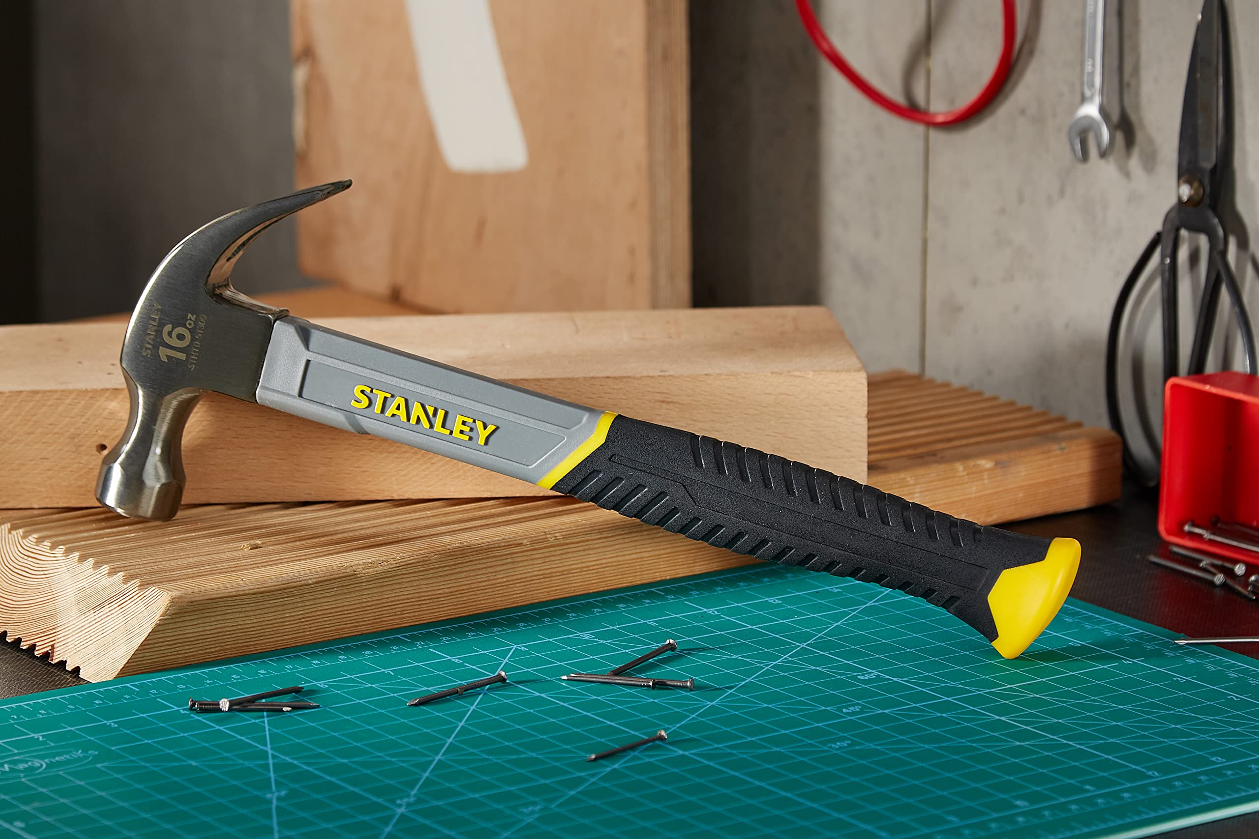 stanley-stht0-51309-martillo-de-fibra-de-vidrio-450-g-16-oz-cabeza-de-acero-forj image 2