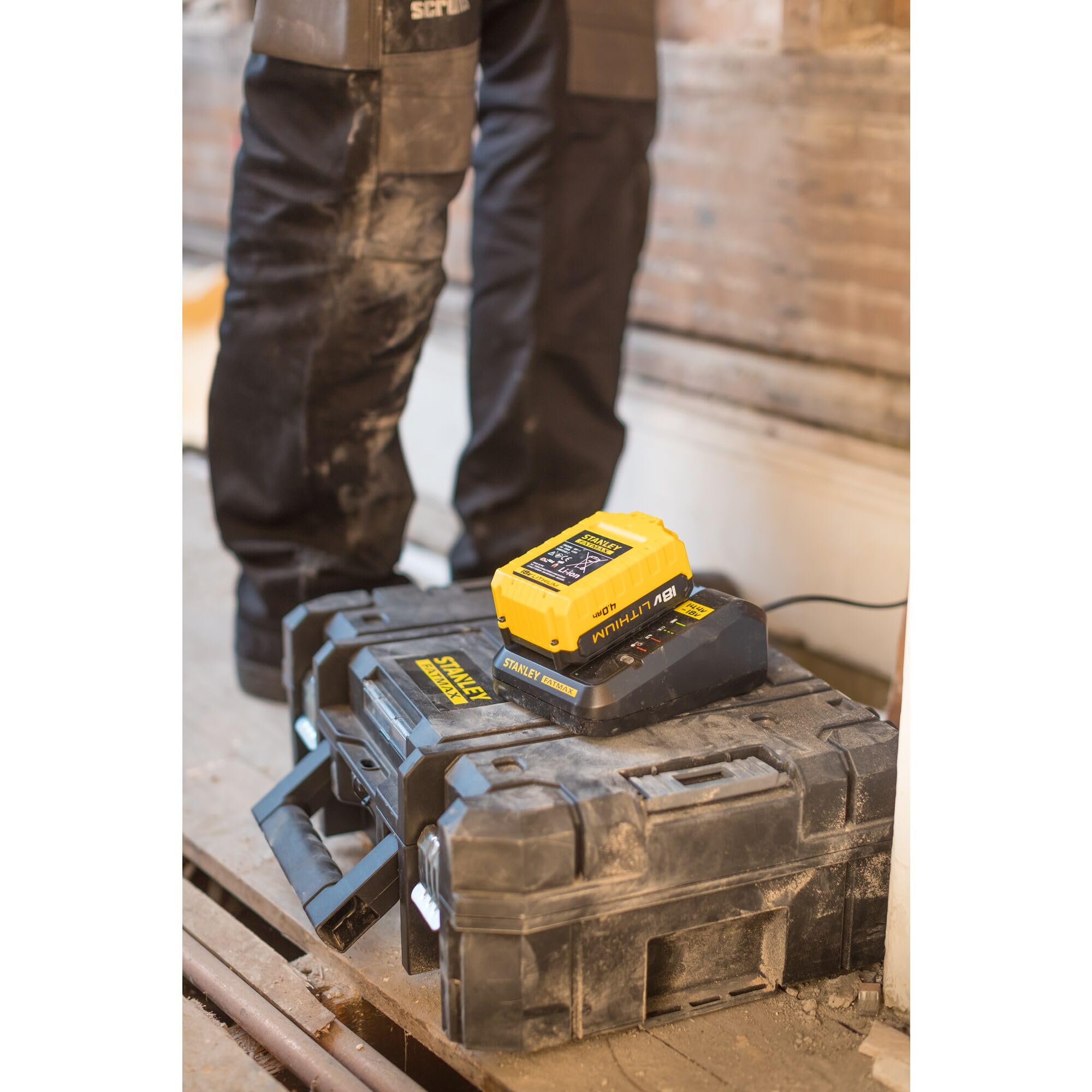 stanley-fatmax-fmc688l-xj-bater-a-litio-18v-4ah image 6