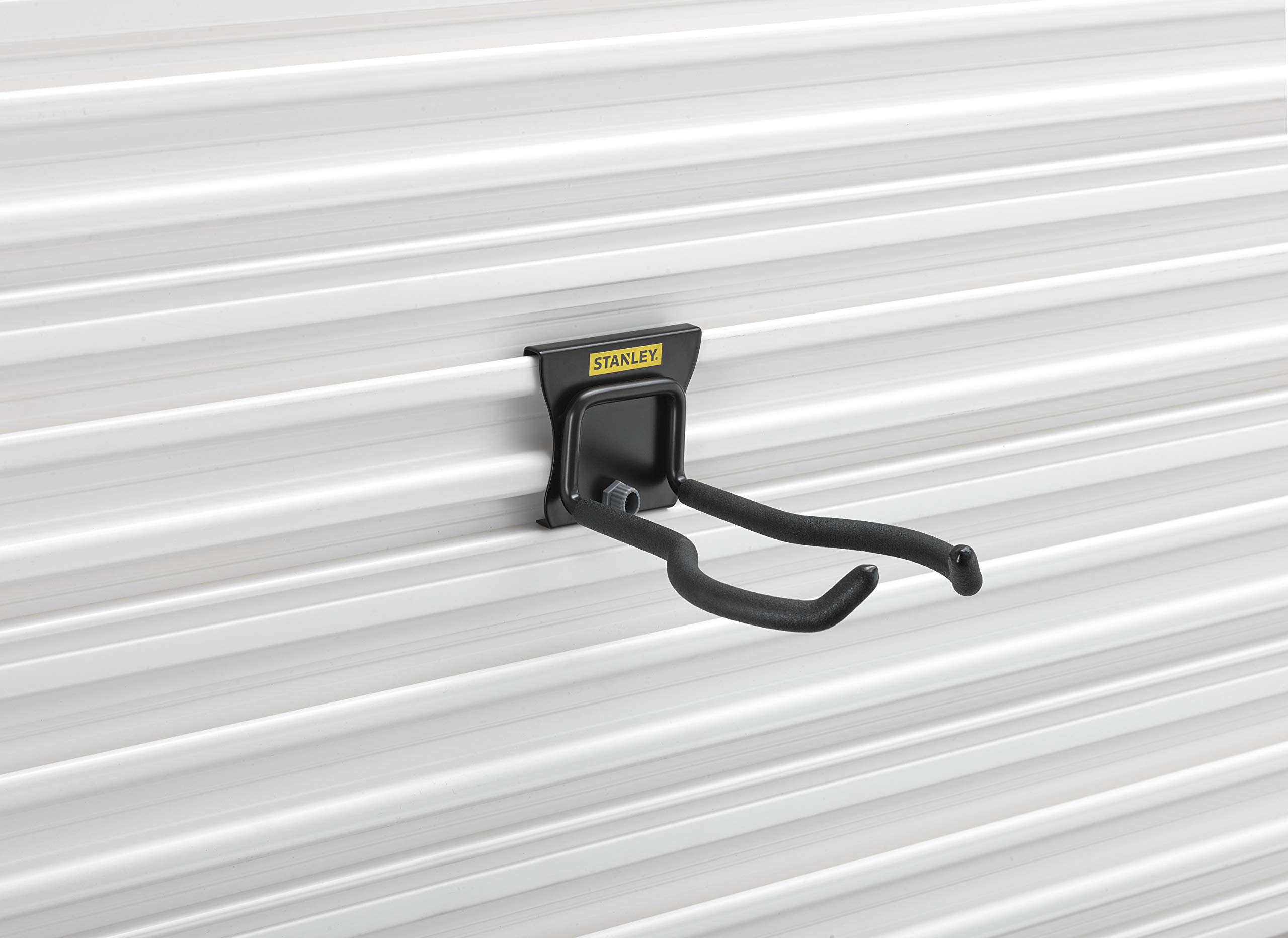 stanley-stst82609-1-gancho-para-equipamiento-de-jard-n-trackwall-soporta-22-5-kg image 3