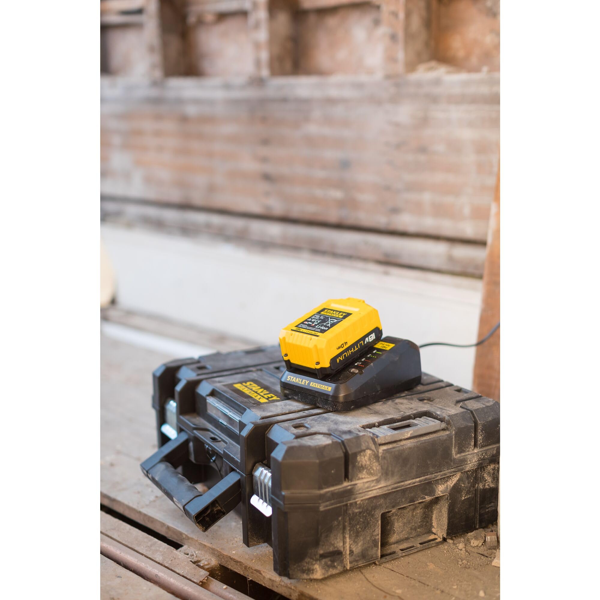 stanley-fatmax-fmc688l-xj-bater-a-litio-18v-4ah image 5