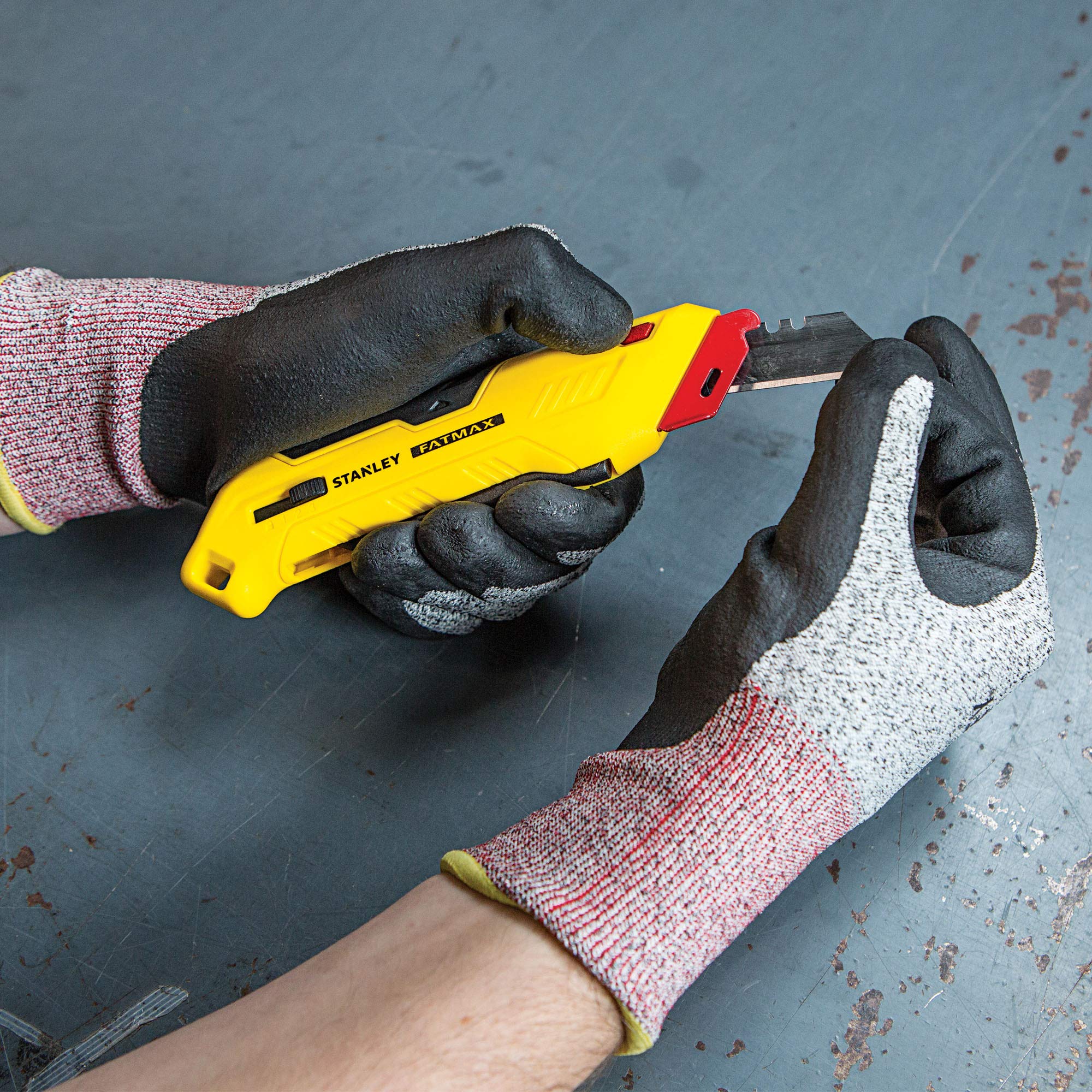 stanley-fatmax-fmht10362-0-cortador-de-embalajes-de-dos-caras-para-zurdos image 4